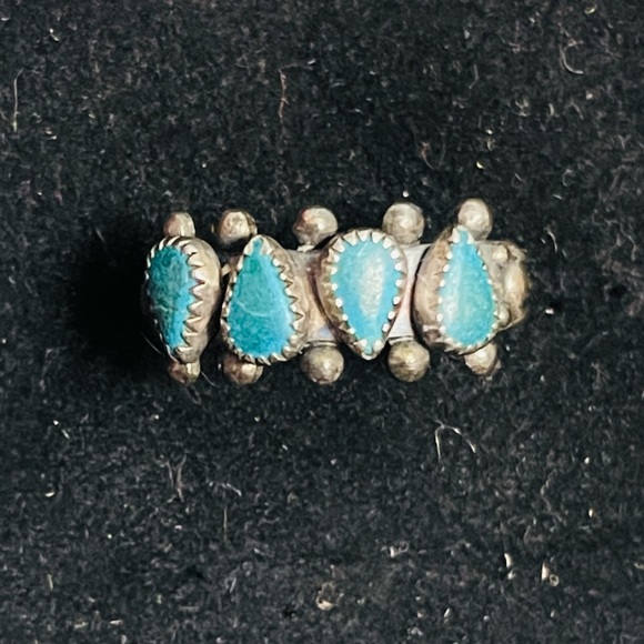 Vtg Sterling Silver 925 Navajo Bell Trading Post Oval  VTG Sterling Silver NAVAJO BELL
TRADING POST Turquoise Pebbled Ring
Size 9.75